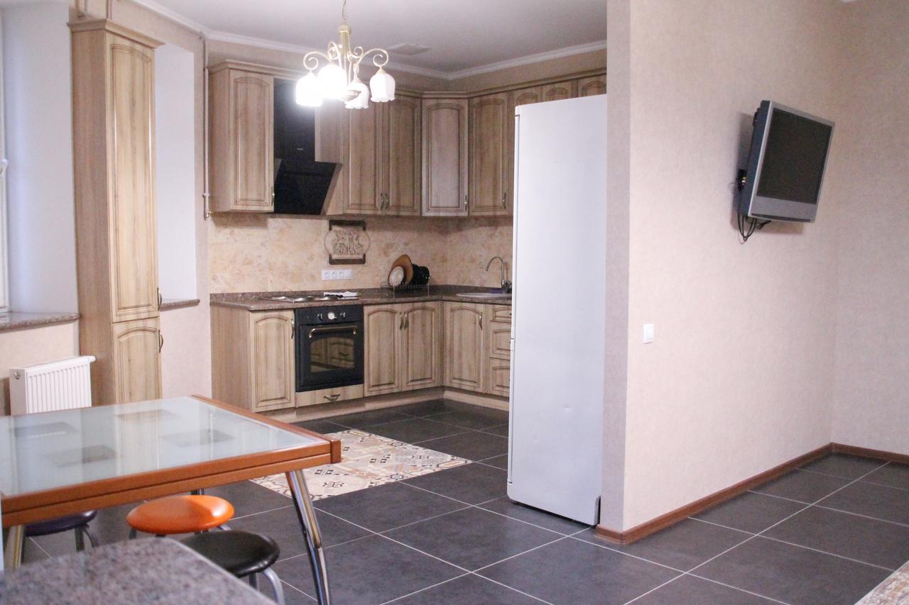 קייב Apartment On Lukyanovska מראה חיצוני תמונה