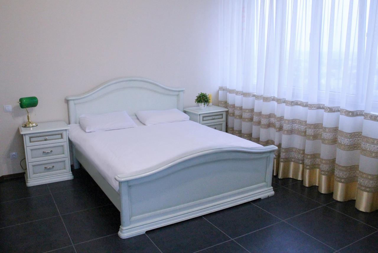 קייב Apartment On Lukyanovska מראה חיצוני תמונה